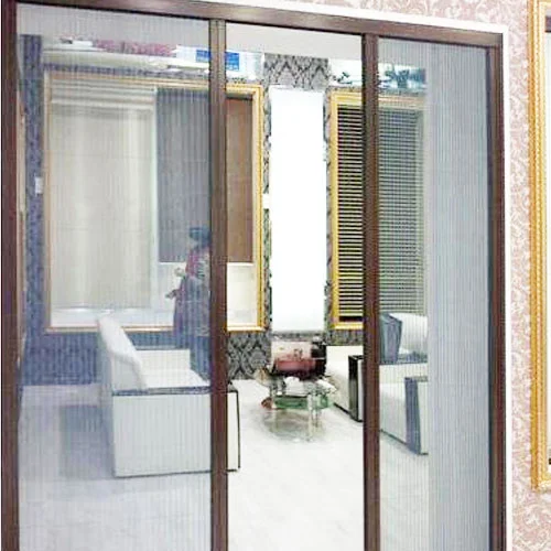 RETRACTABLE HORIZONTAL SCREENS